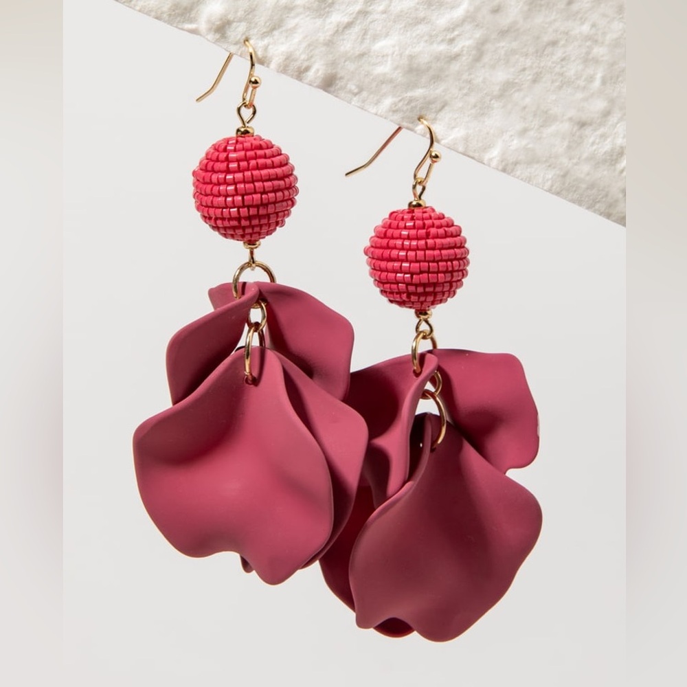 NWT Francesca's Rose Pink Petal Earrings